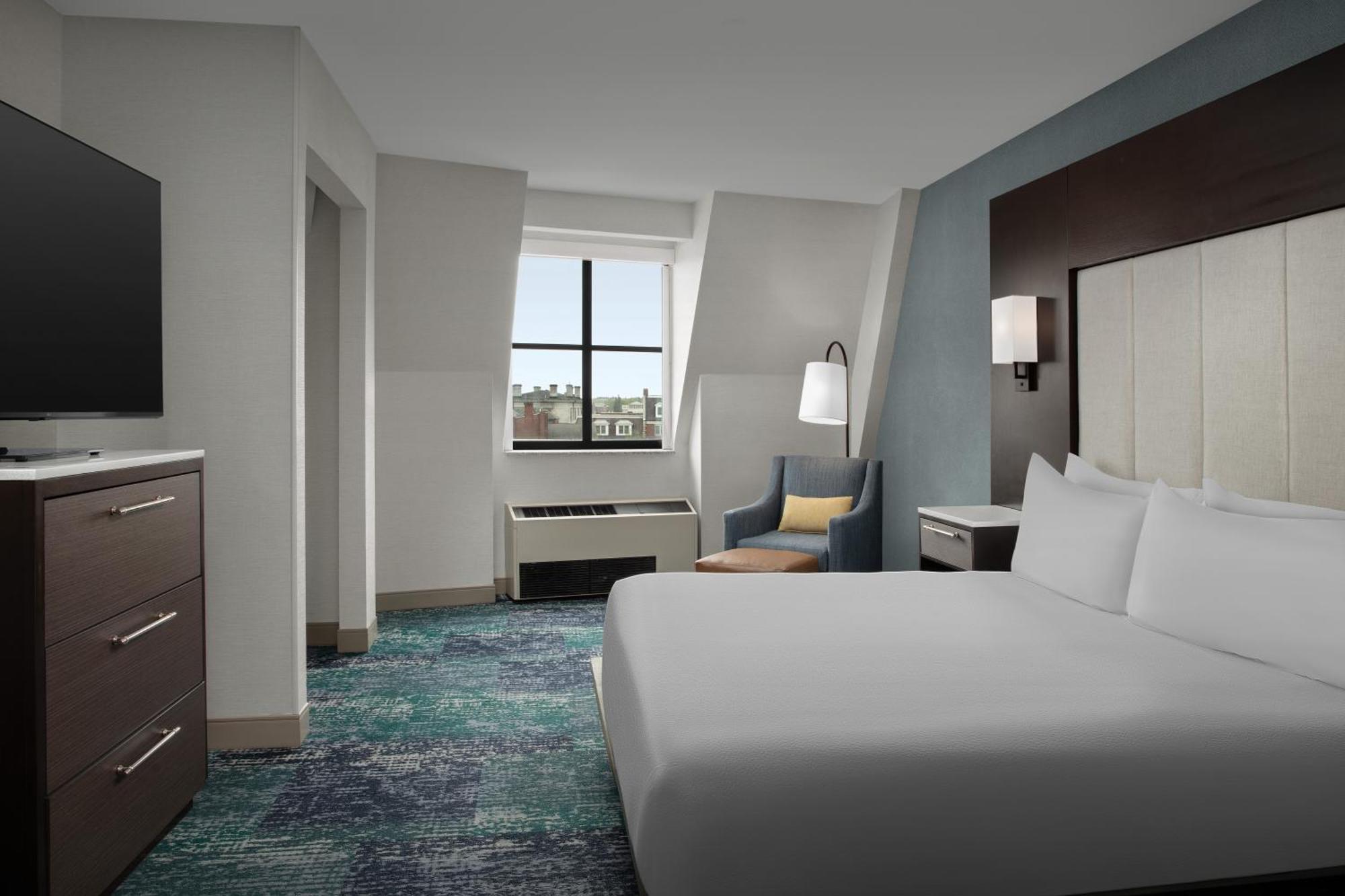Hilton Garden Inn Portsmouth Downtown Exteriör bild