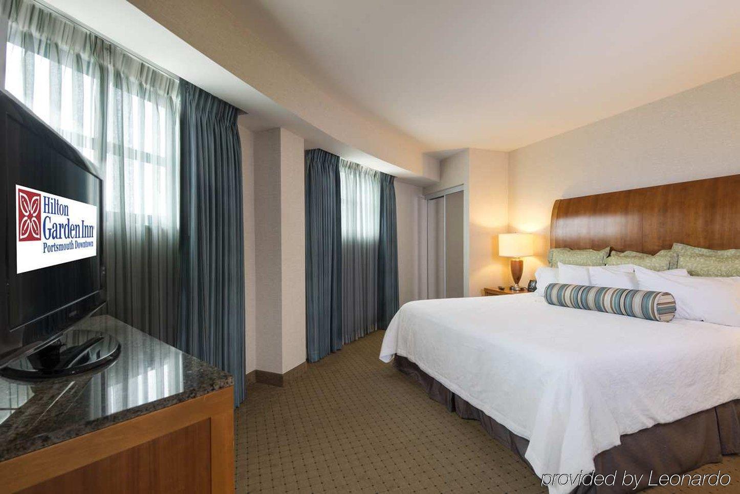 Hilton Garden Inn Portsmouth Downtown Exteriör bild